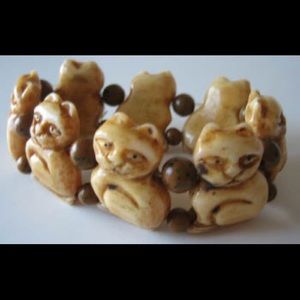 Carved cat bracelet